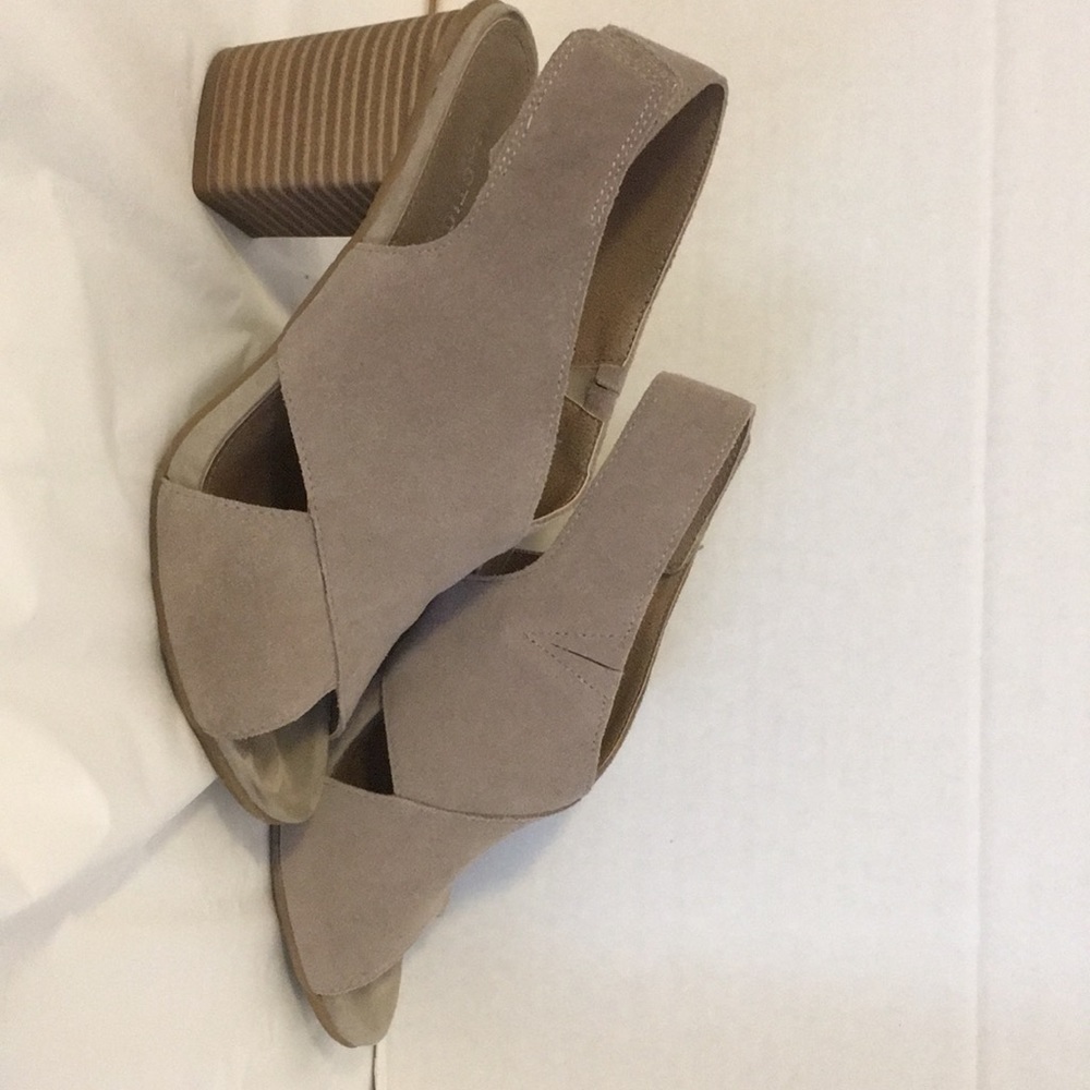 Kenneth Cole Suede Heeled Sandals